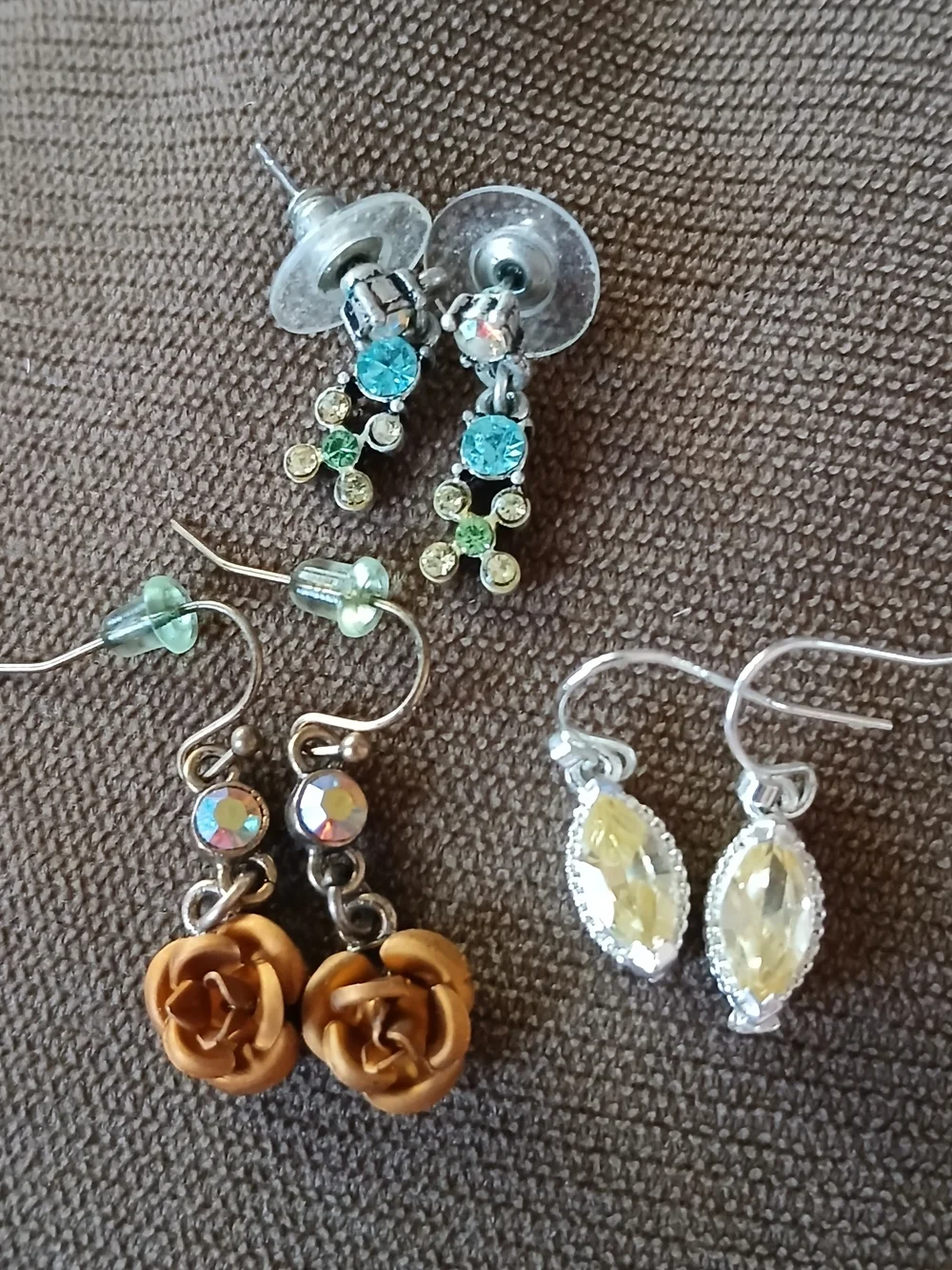Assorted Women’s Drop Earrings Set in Turquoise, Green, Yellow and Bronze PRETTY